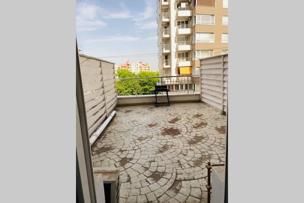 Large Studio In Studentski Grad With Huge Terrace Apartamento Sofía Exterior foto